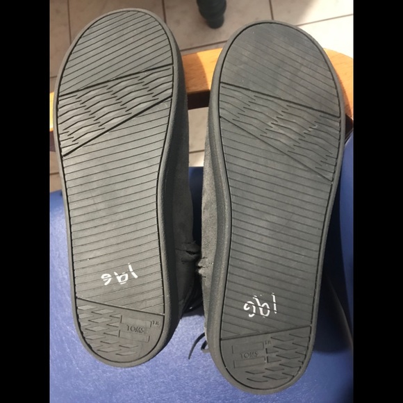 Toms women’s gray suede boot - Picture 5 of 16